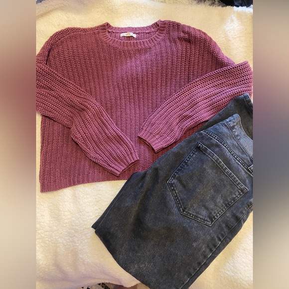 Knit Cropped Sweater - Picture 3 of 3